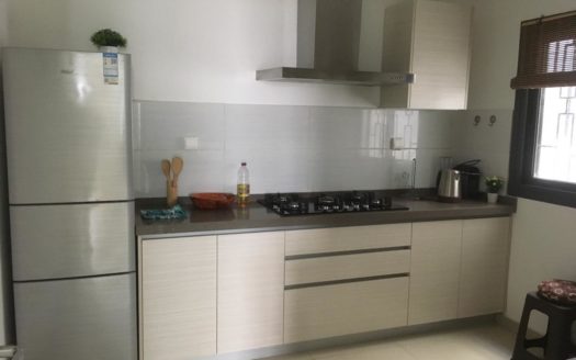 Studio meublé Point E