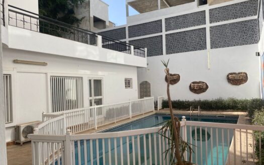 Villa a louer a point E